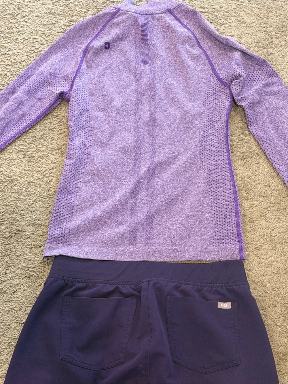FIGS SCRUB SET - Picture 7 of 7